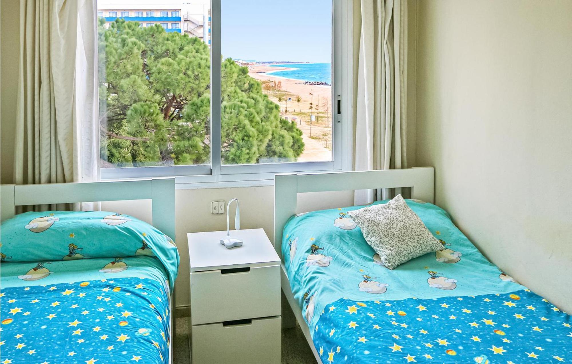 Awesome Apartment In Santa Susanna With Kitchen Extérieur photo